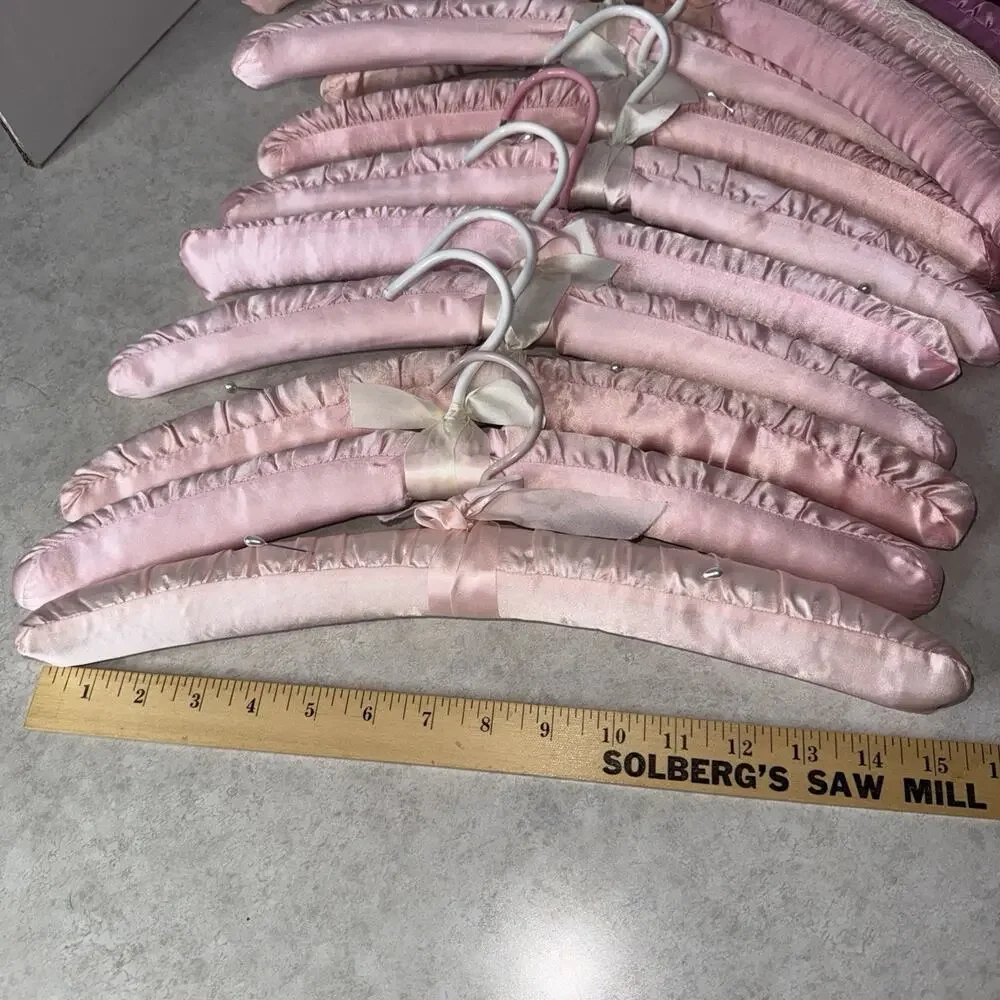 Vintage Hangers Satin Padded Boudoir Boutique Closet Set of 20 Fancy Pink Purple